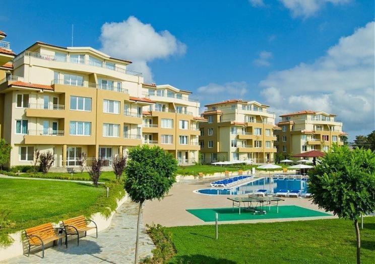 Аппартамент Pines Beach Resort Byala  Extérieur photo